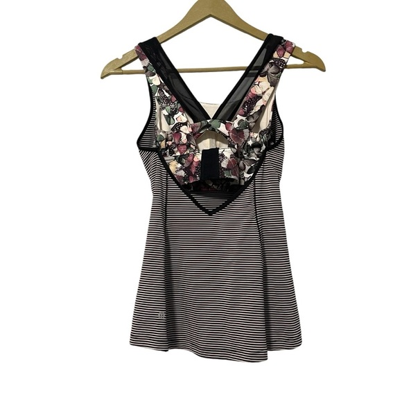 Lululemon Women’s Super Sport Striped Butterfly Print Tank Top Size 2 Athletic - Picture 2 of 6